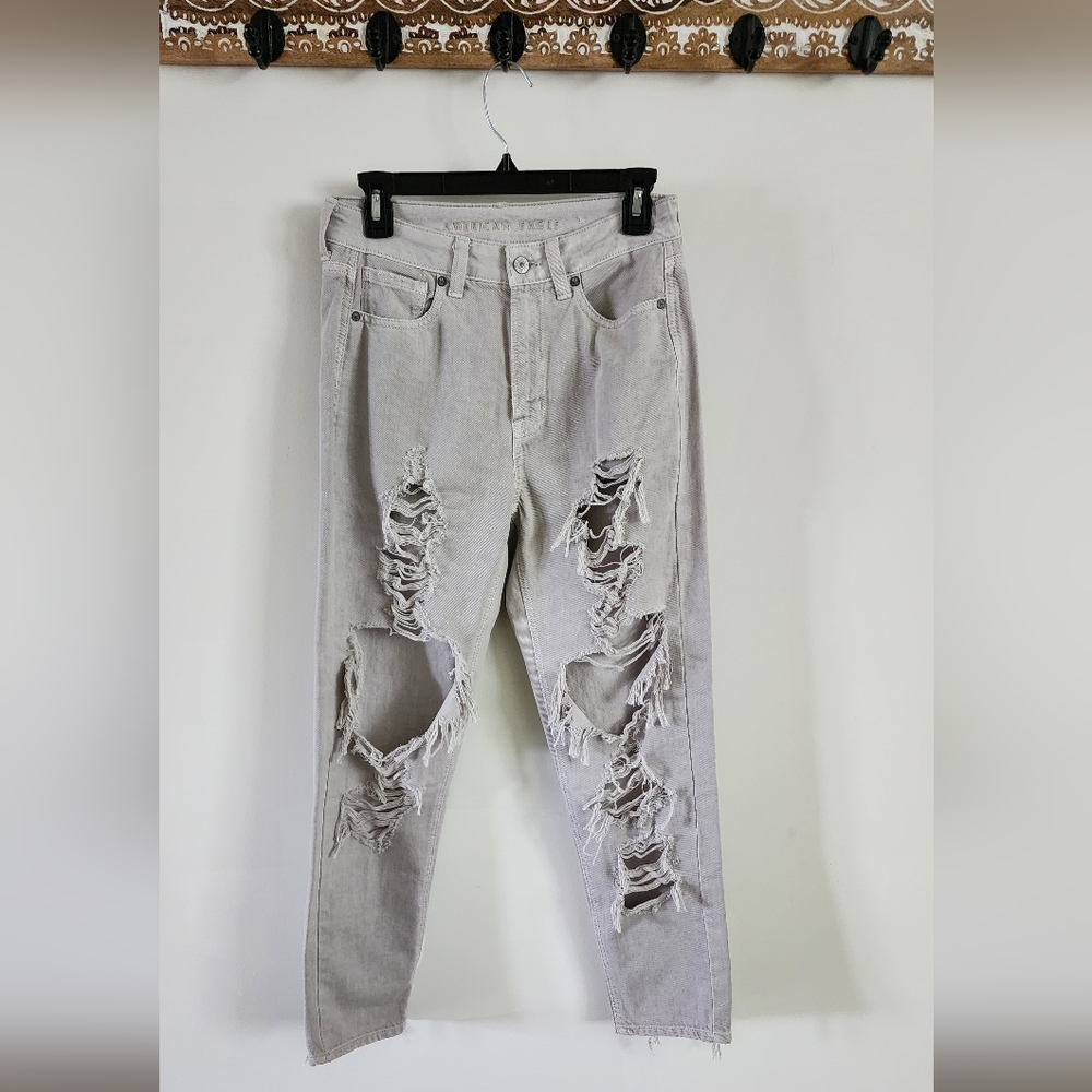 AMERICAN EAGLE OUTFITTERS Distressed Mom Jean Womens Size 4 Gray